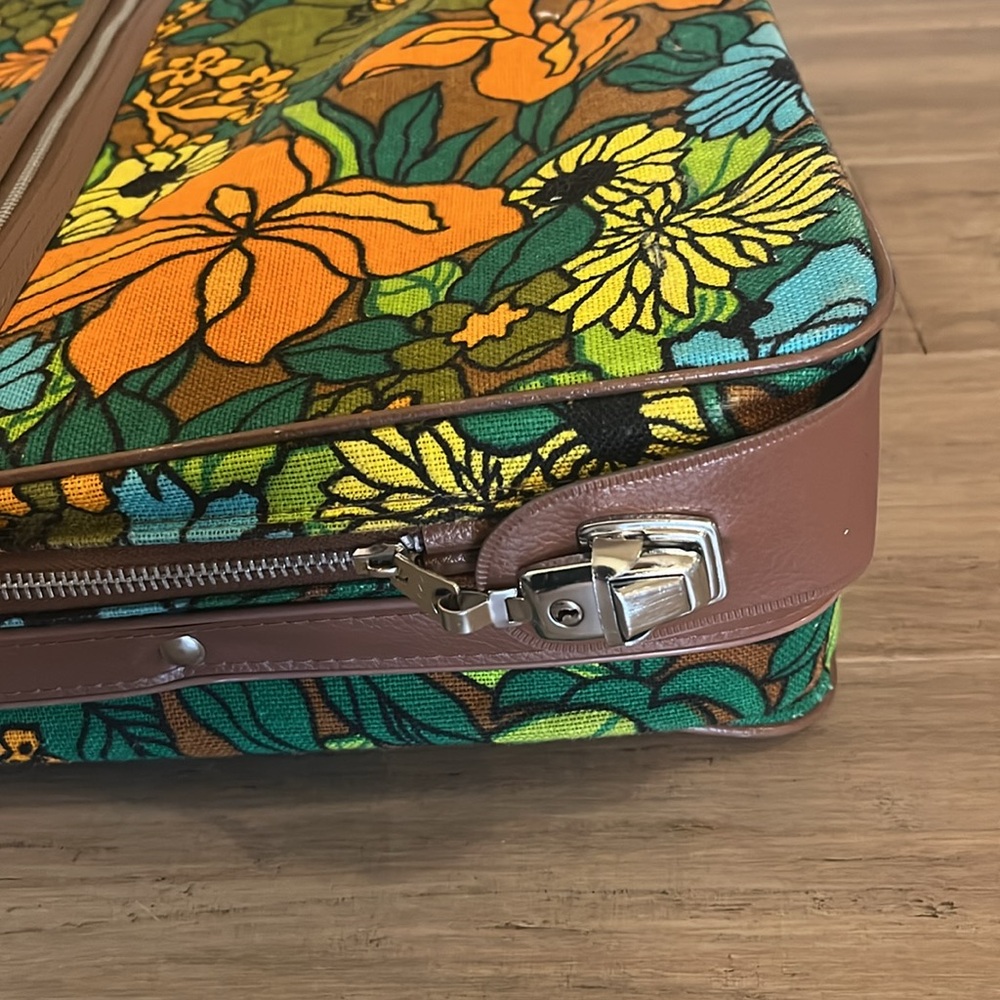 Vintage Tiny Sleep over Bag Flower Suitcase - Picture 3 of 4